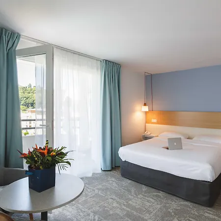 Hotel Ibis Styles Aix Les Bains Domaine De Marlioz 3*