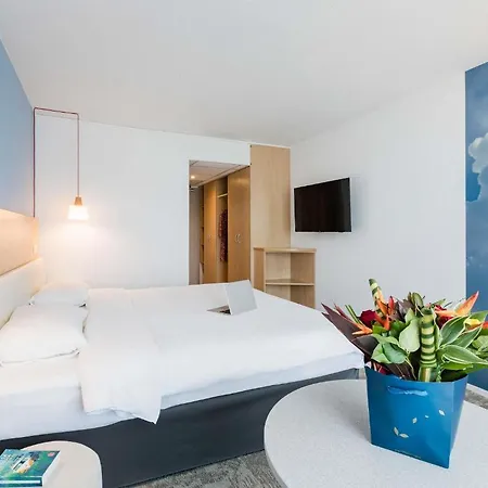 Ibis Styles Aix Les Bains Domaine De Marlioz 3* אקס-לה-באינס